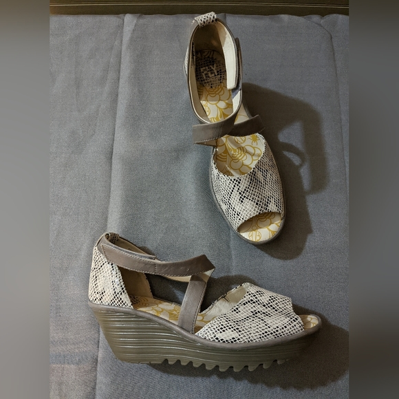 Fly London Shoes - Fly London Wedge